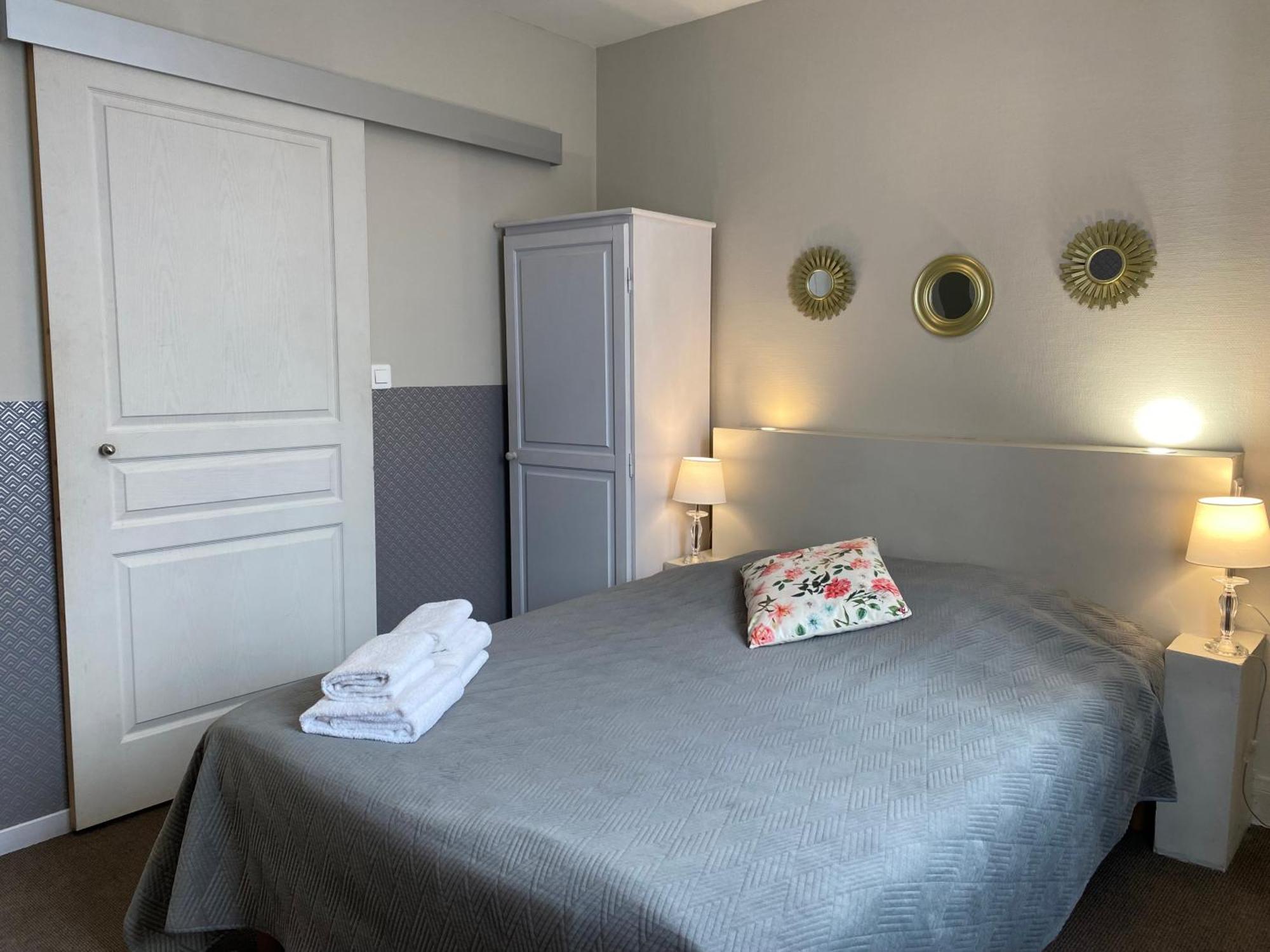 Hotel Saint Yves نانت المظهر الخارجي الصورة